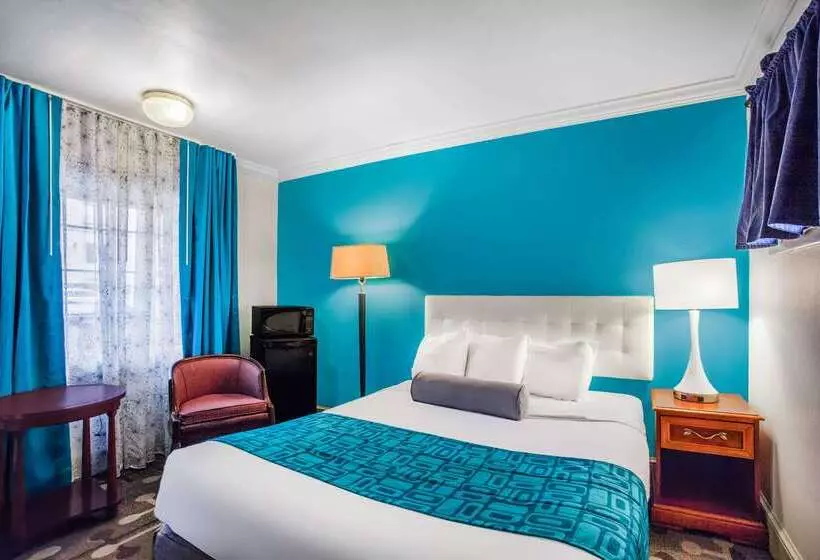 هتل Howard Johnson By Wyndham Hershey