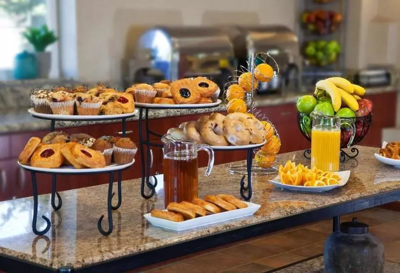 Отель Silver Cloud Inn  Redmond Bellevue