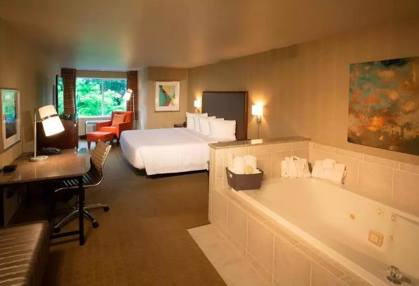 Отель Silver Cloud Inn  Redmond Bellevue