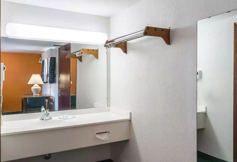 酒店 Amerivu Inn New Hampton