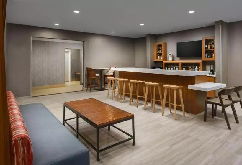 Отель Springhill Suites Providence West Warwick