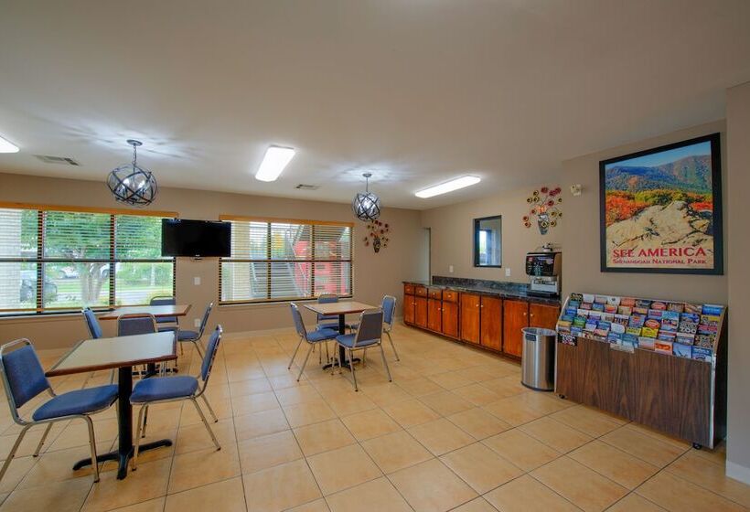 Hotel Brentwood Inn & Suites