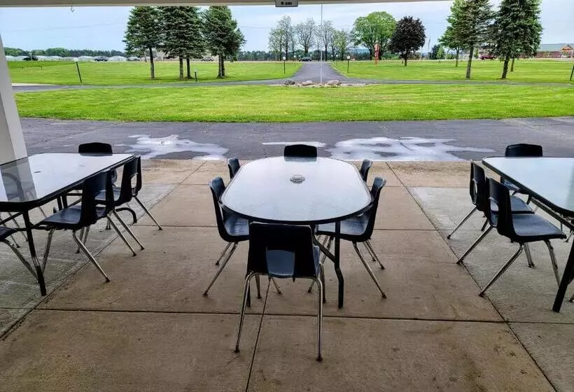 Skyview Motel   Prairie Du Sac