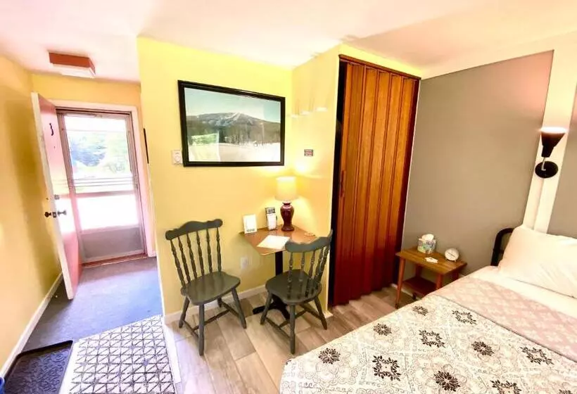 Snowdon Chalet Motel