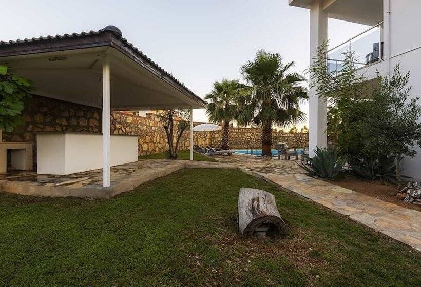 Fours Seasons Villa 7