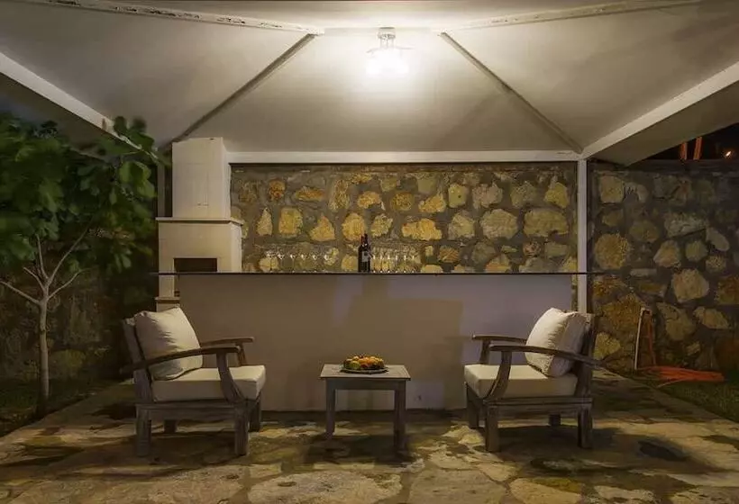 Fours Seasons Villa 7