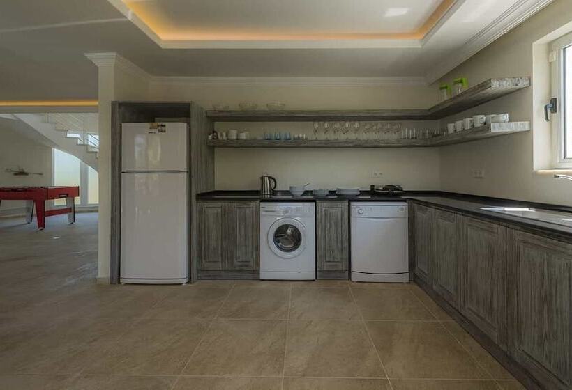 Fours Seasons Villa 7