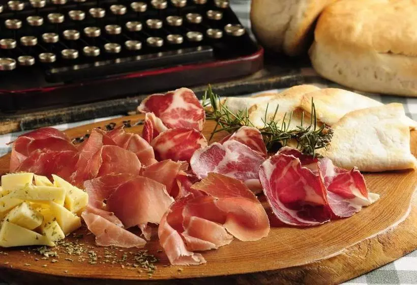 Lomakeskus L Emiliano Cabañas Ristorante