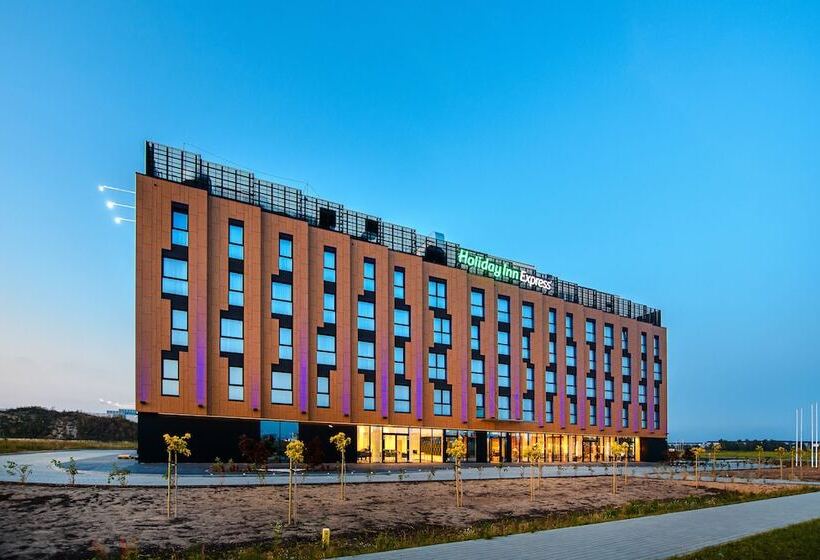 فندق Holiday Inn Express   Rzeszow Airport, An Ihg