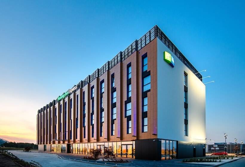 فندق Holiday Inn Express   Rzeszow Airport, An Ihg