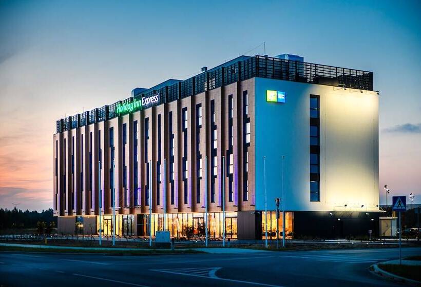 فندق Holiday Inn Express   Rzeszow Airport, An Ihg