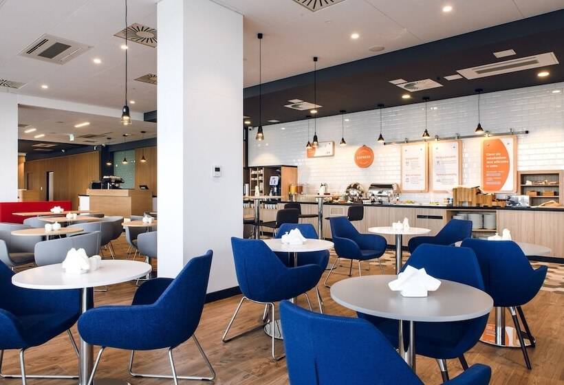 فندق Holiday Inn Express   Rzeszow Airport, An Ihg