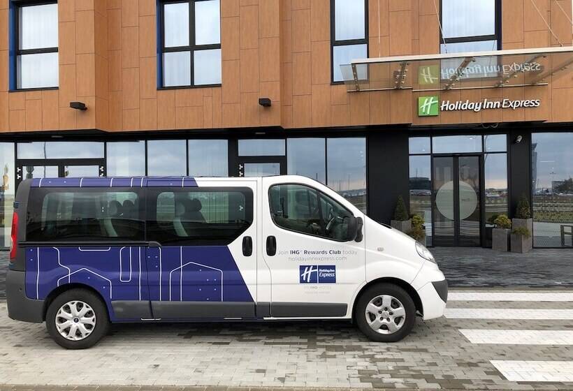 فندق Holiday Inn Express   Rzeszow Airport, An Ihg