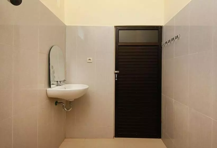 ユースホステル Pariban Homestay By Oyo Rooms