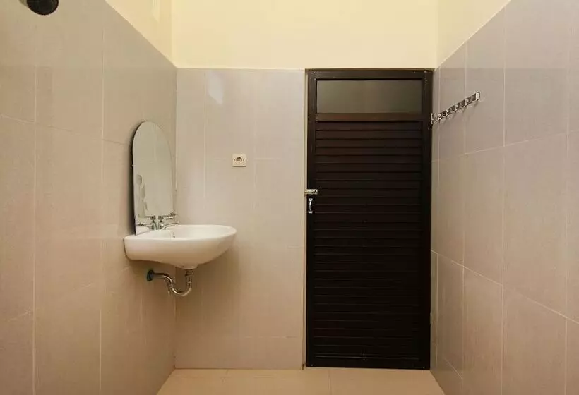 ユースホステル Pariban Homestay By Oyo Rooms