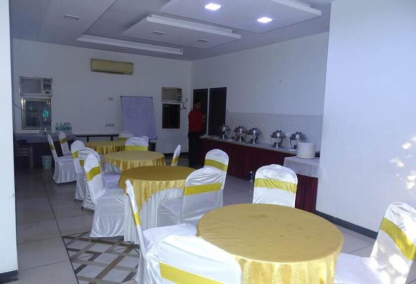 هاستل Sunshine Backpackers