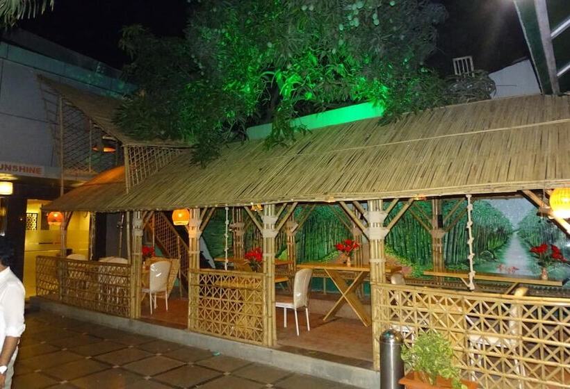 هاستل Sunshine Backpackers