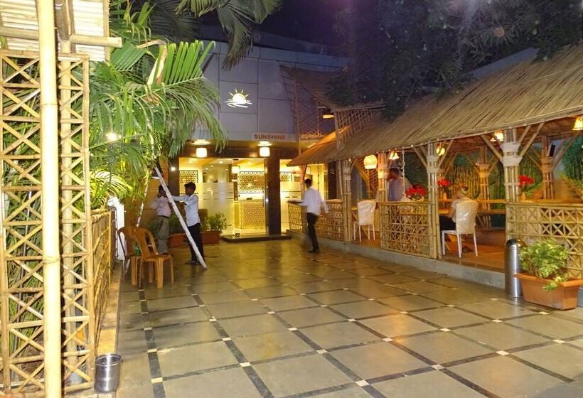 هاستل Sunshine Backpackers