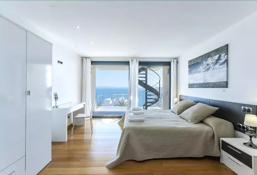 Villa Aqua