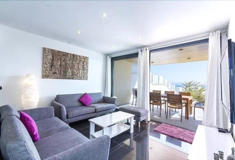 Villa Aqua