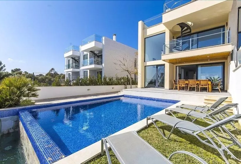 Villa Aqua