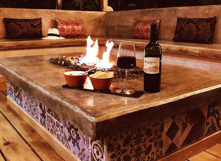 هتل Manurii Garden