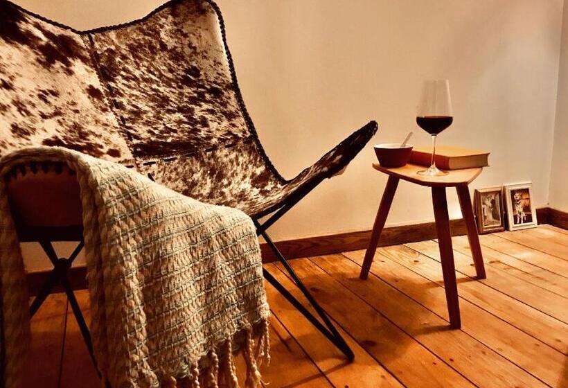 هتل Manurii Garden