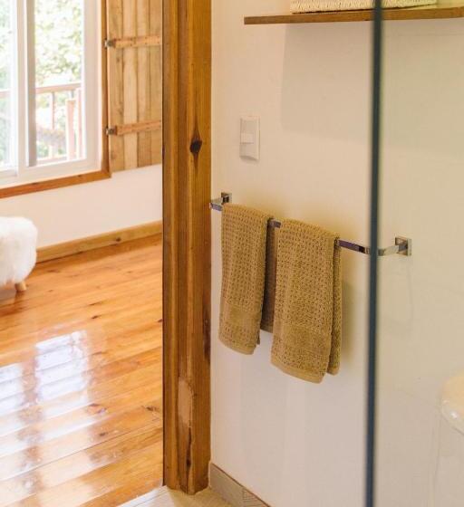 هتل Manurii Garden