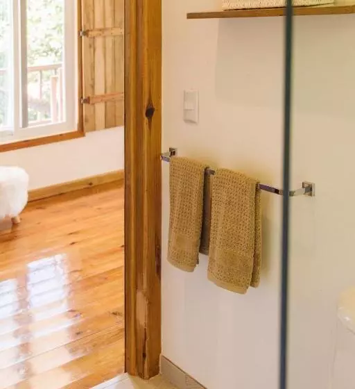 هتل Manurii Garden