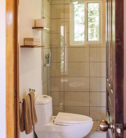 هتل Manurii Garden