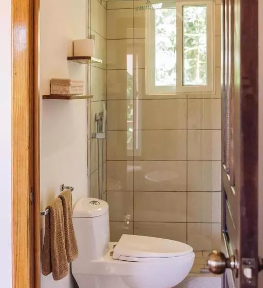 هتل Manurii Garden