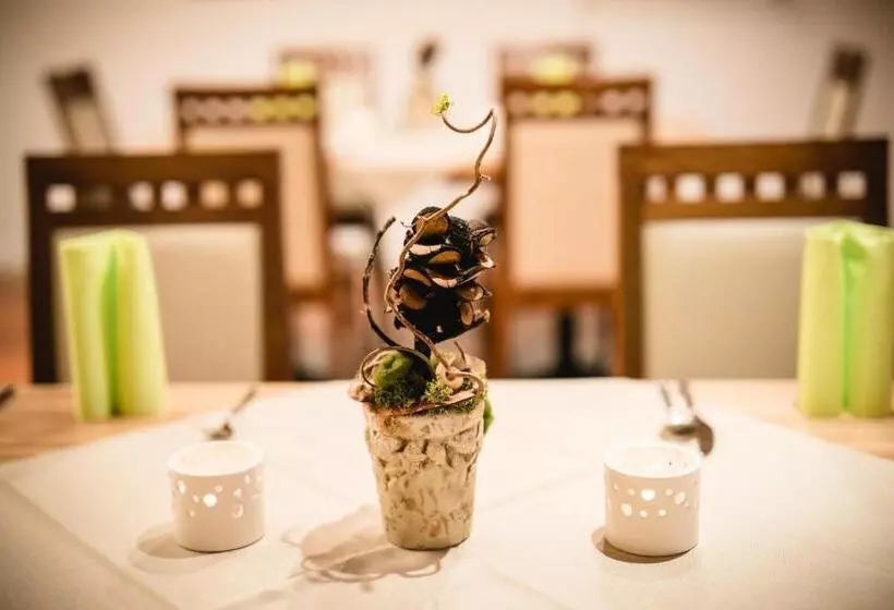 Hotelli Gasthof Rothwangl Hannes