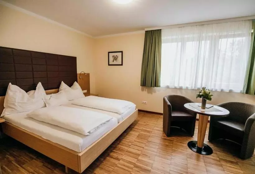 Hotelli Gasthof Rothwangl Hannes