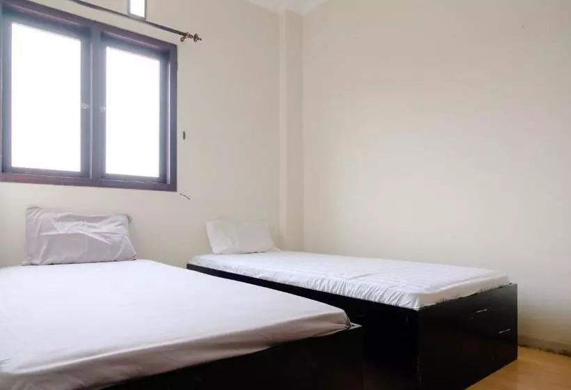 Hotel Oyo 2980 Graha Andi Putri