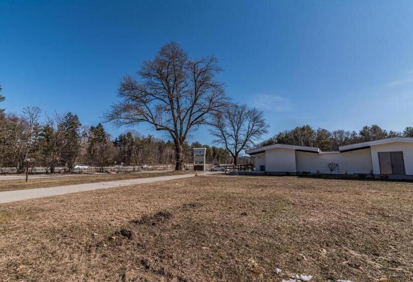 בית מלון כפרי The Minuteman Inn