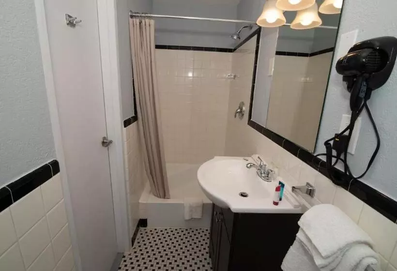 Hotelli The Minuteman Inn