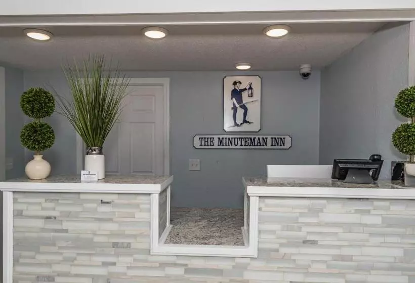 Hotelli The Minuteman Inn