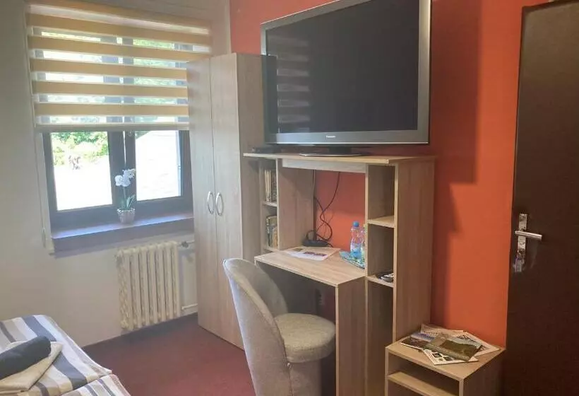 Majatalo Hospůdka U Rybníčku