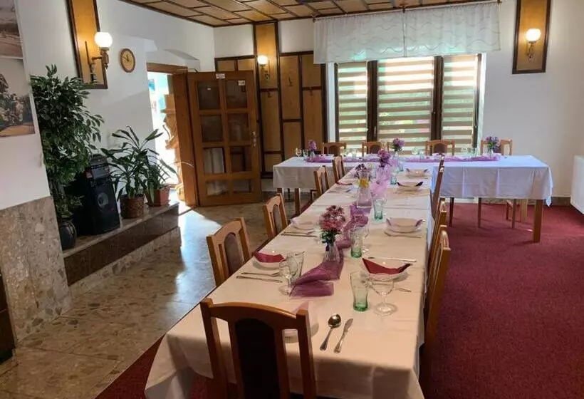 Majatalo Hospůdka U Rybníčku