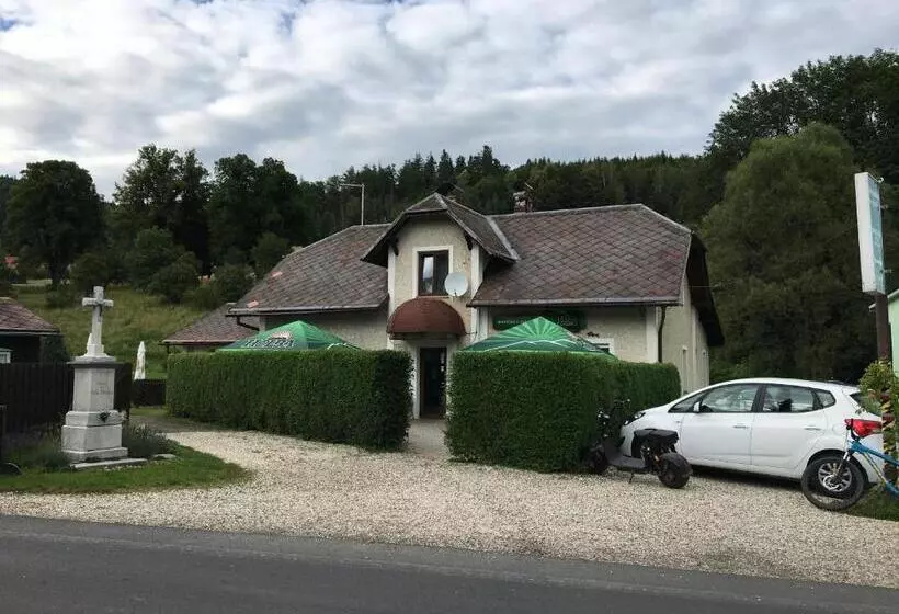 Majatalo Hospůdka U Rybníčku