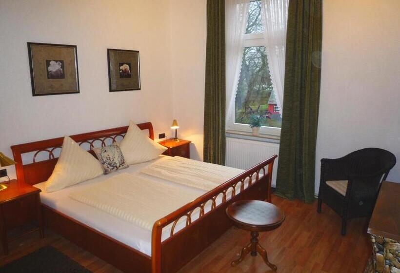 Отель Alt Lennep