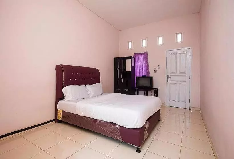هتل Oyo 2888 Nayni Kost