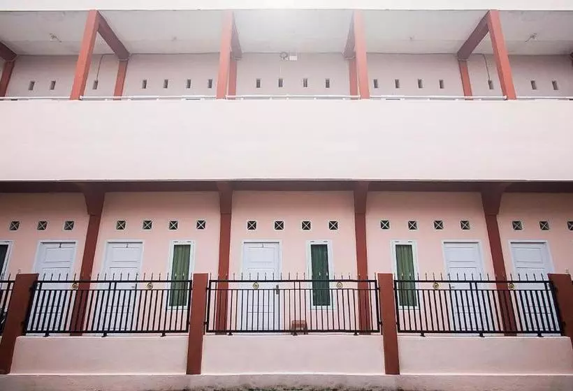 هتل Oyo 2888 Nayni Kost