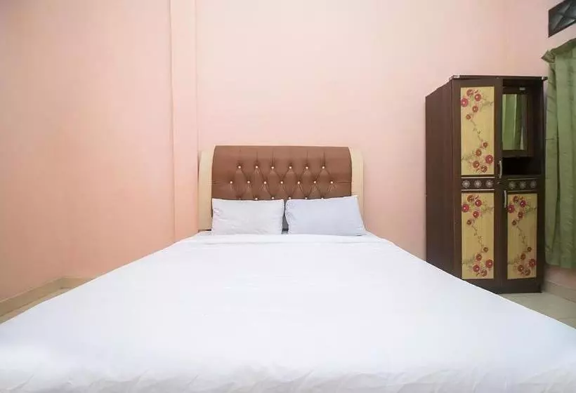 هتل Oyo 2888 Nayni Kost