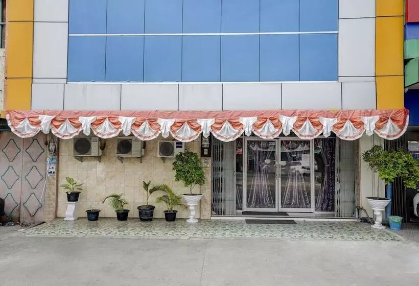 Hotelli Oyo 2972 Wisma Sartika