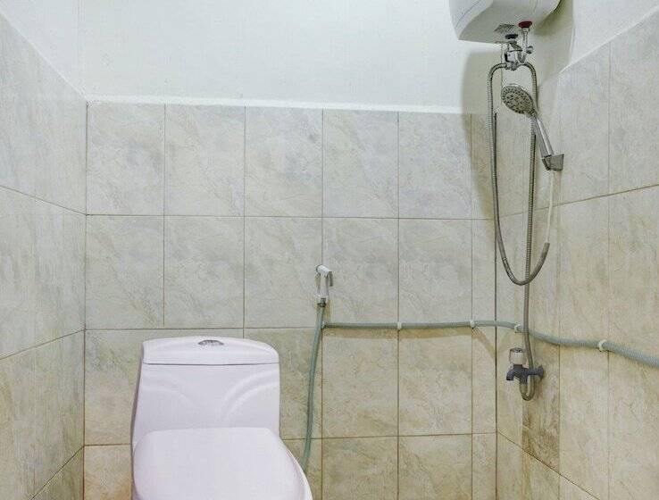 בית מלון כפרי Oyo 2972 Wisma Sartika