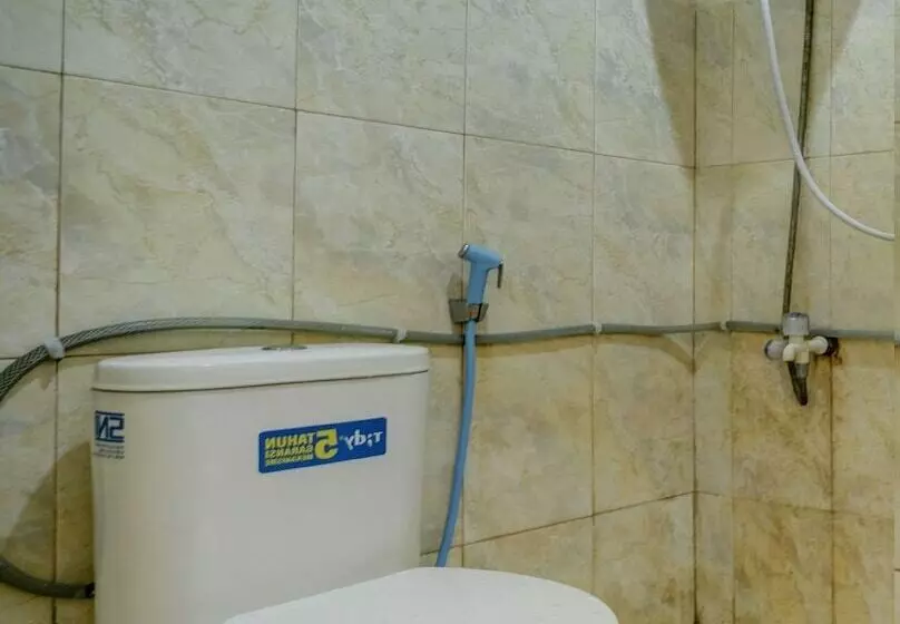 Hotelli Oyo 2972 Wisma Sartika