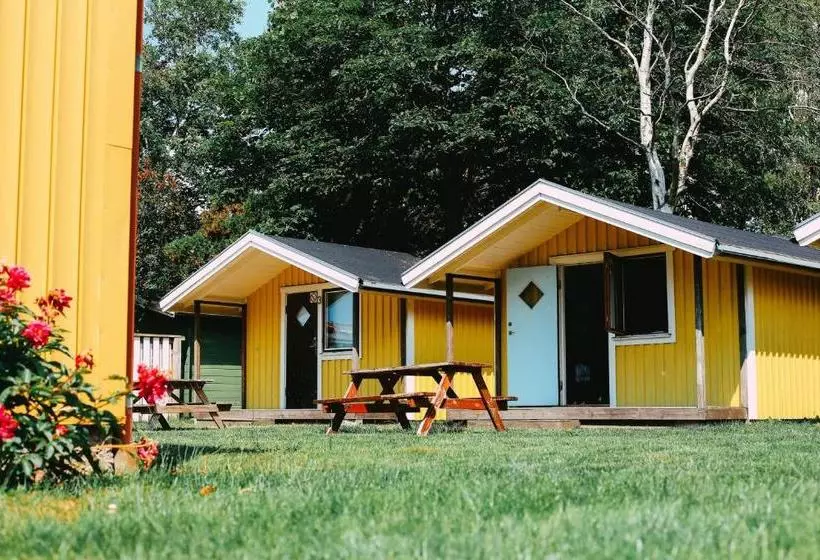 Skrea Vandrarhem  Hostel