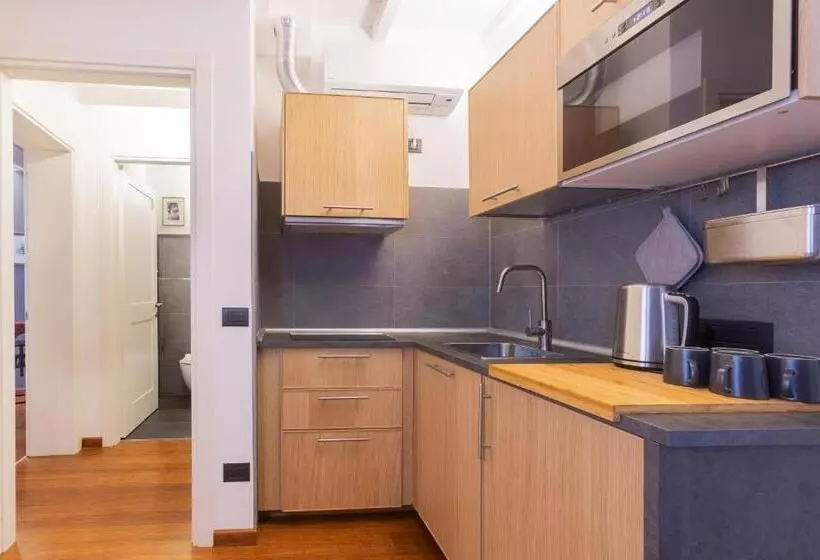 تختخواب و صبحانه Malagigi Guest House