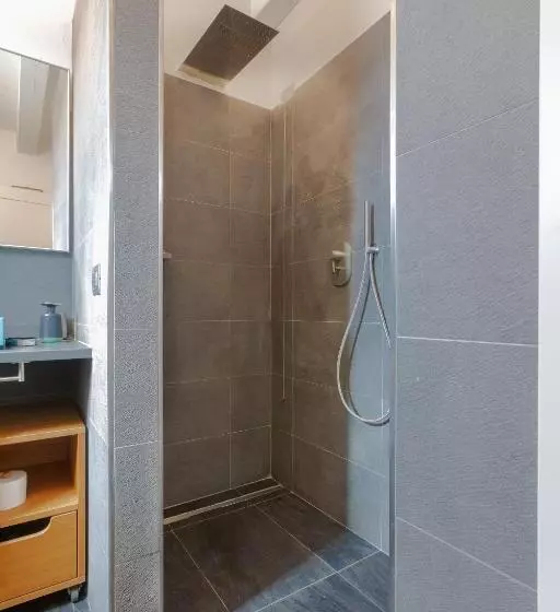 تختخواب و صبحانه Malagigi Guest House